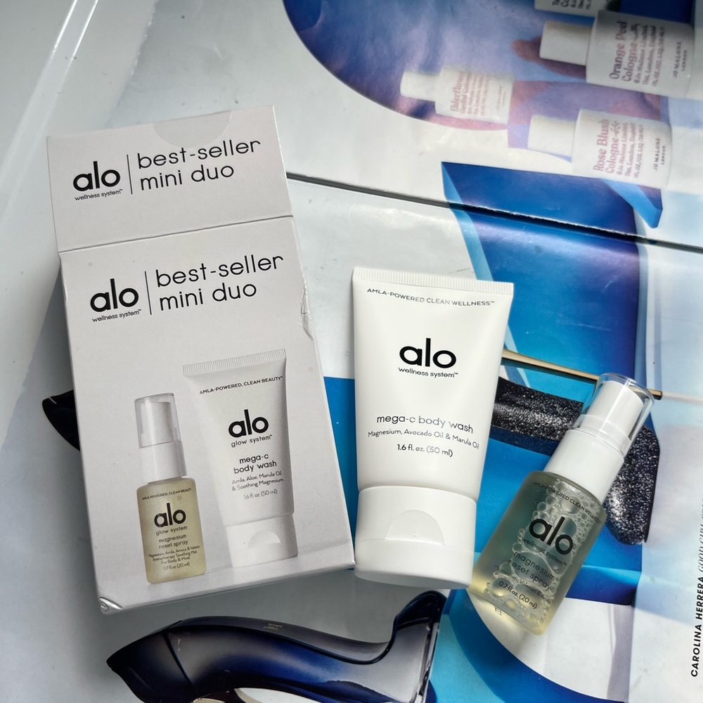 NWT Alo Best-Seller Mini Duo Set